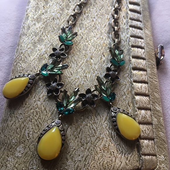 C+I Copacabana Pineapple Collar Necklace - Picture 5 of 6